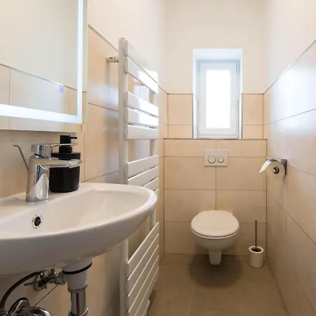 Luxury Workers 2 茨魏布肯