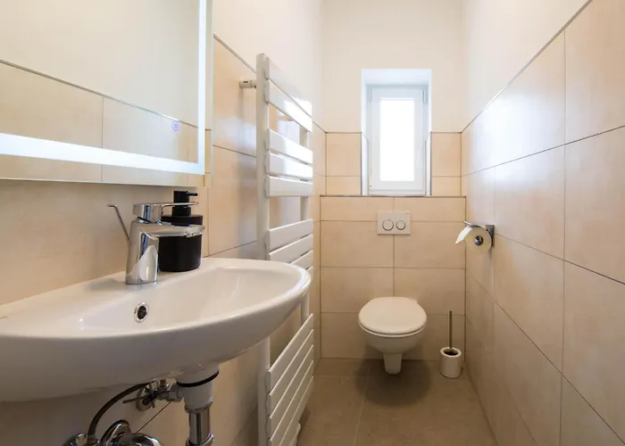 Luxury Workers 2 تْسفايبرُكن