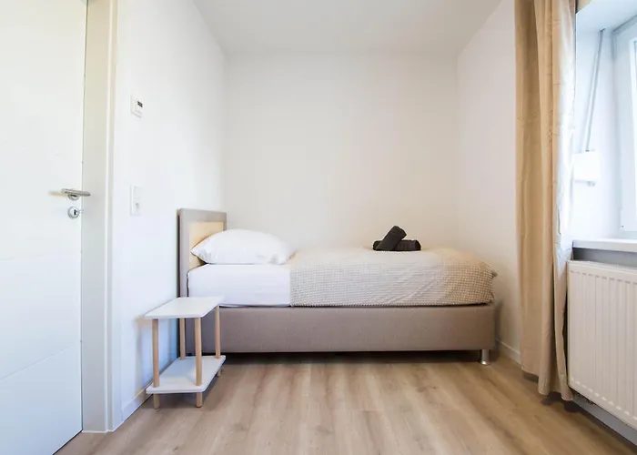 Luxury Workers 2 * تْسفايبرُكن